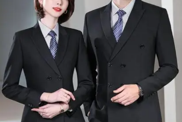 企業(yè)職業(yè)正裝西服選擇定制好/還是成品好？